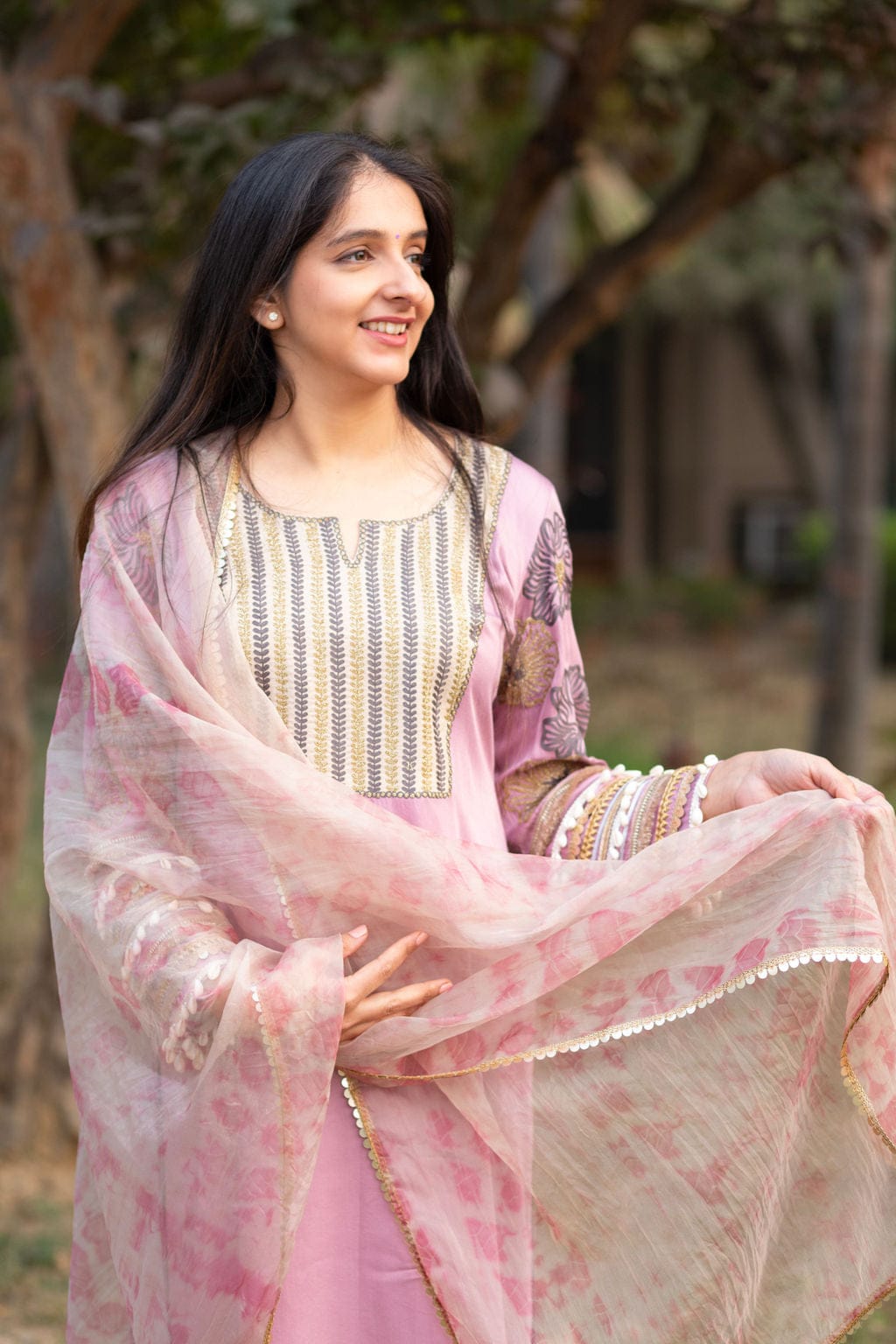 Lilac Heavy Sleeve Embroidery Suit with Dual Tone Dyed Organza Dupatta