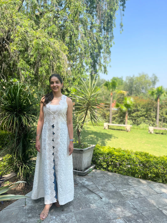 Cream jacquard long jacket with floral embroidery