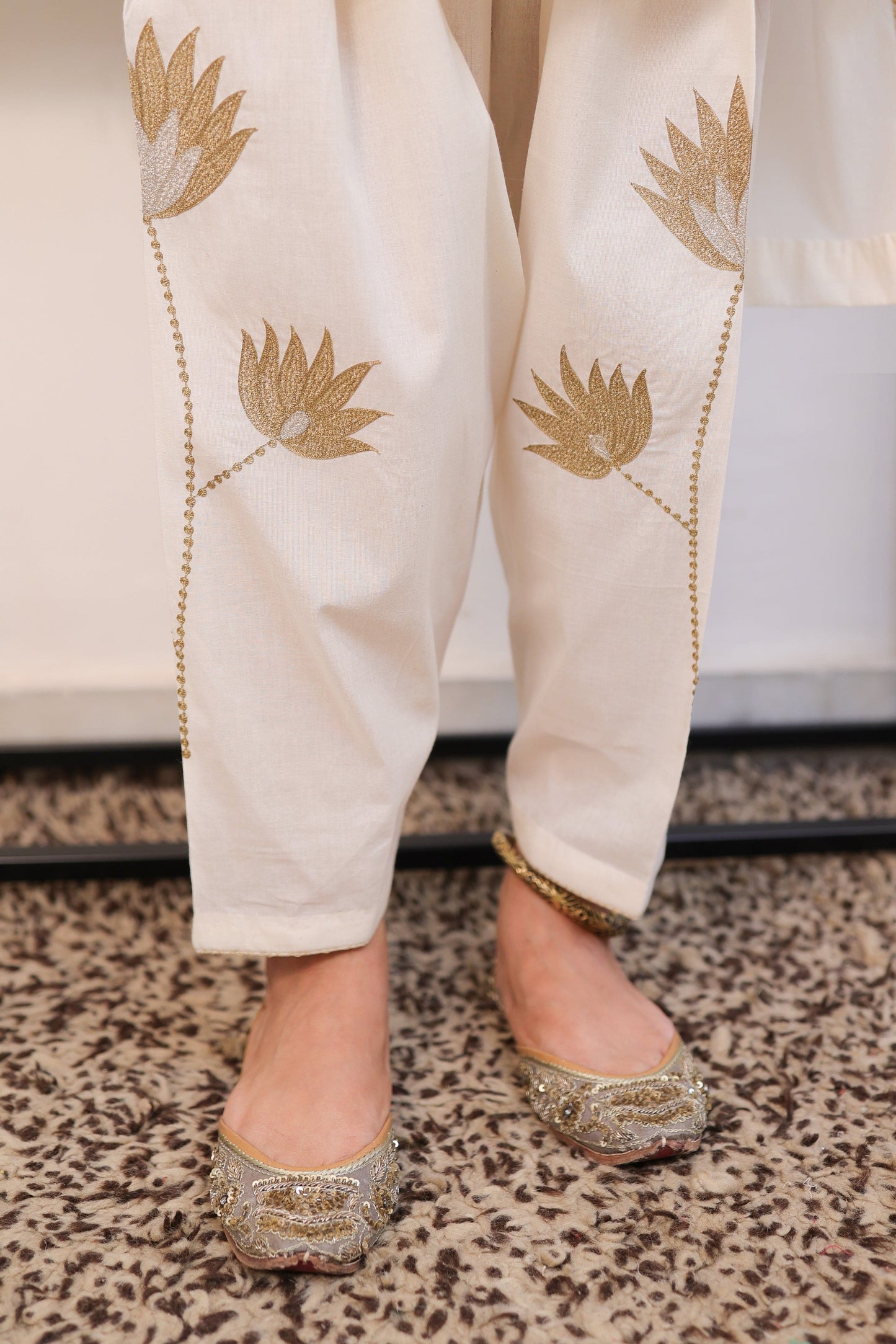 White floral embroidery outfit