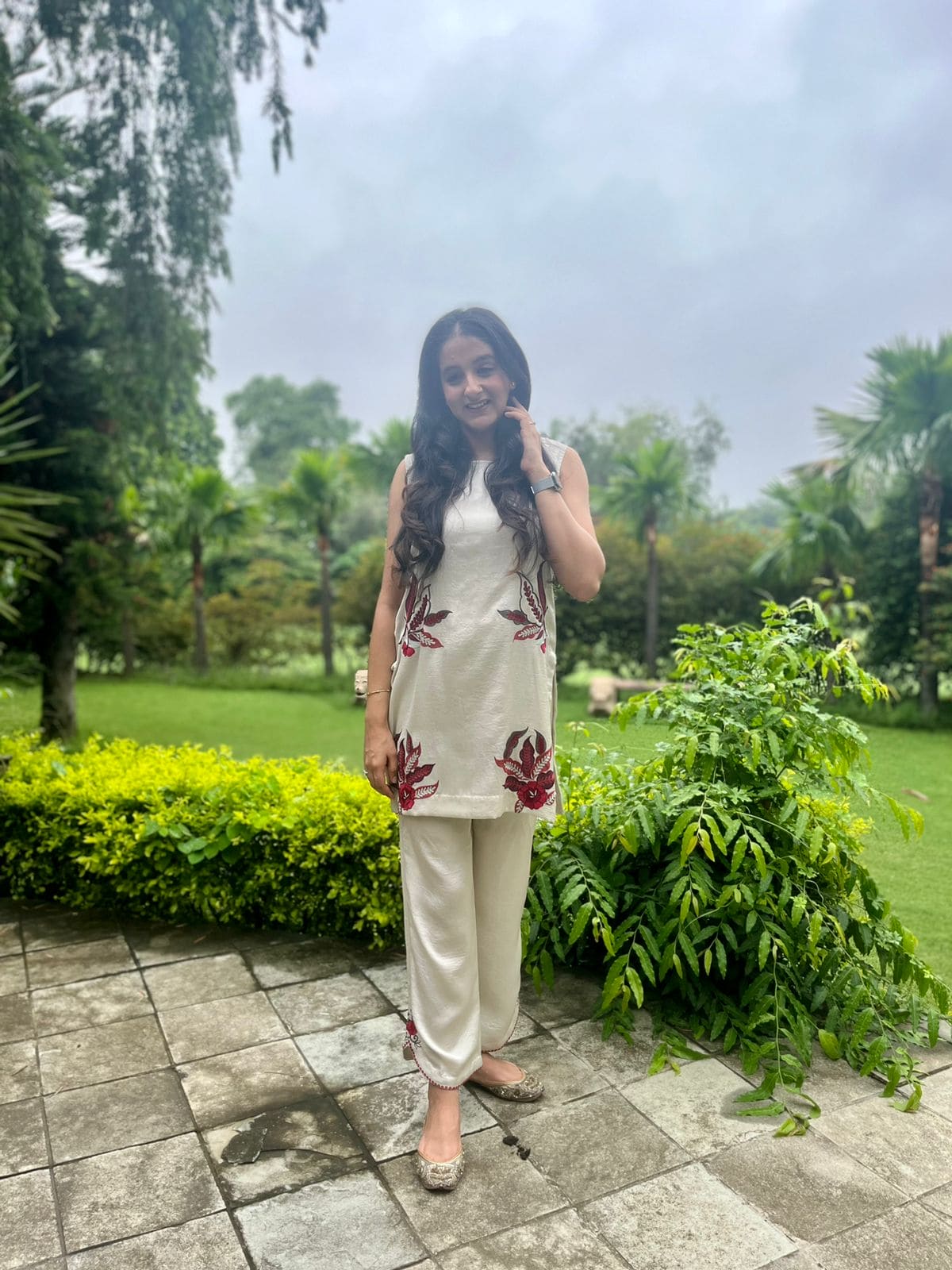 Grey Floral Embroidery Kurta with Pants