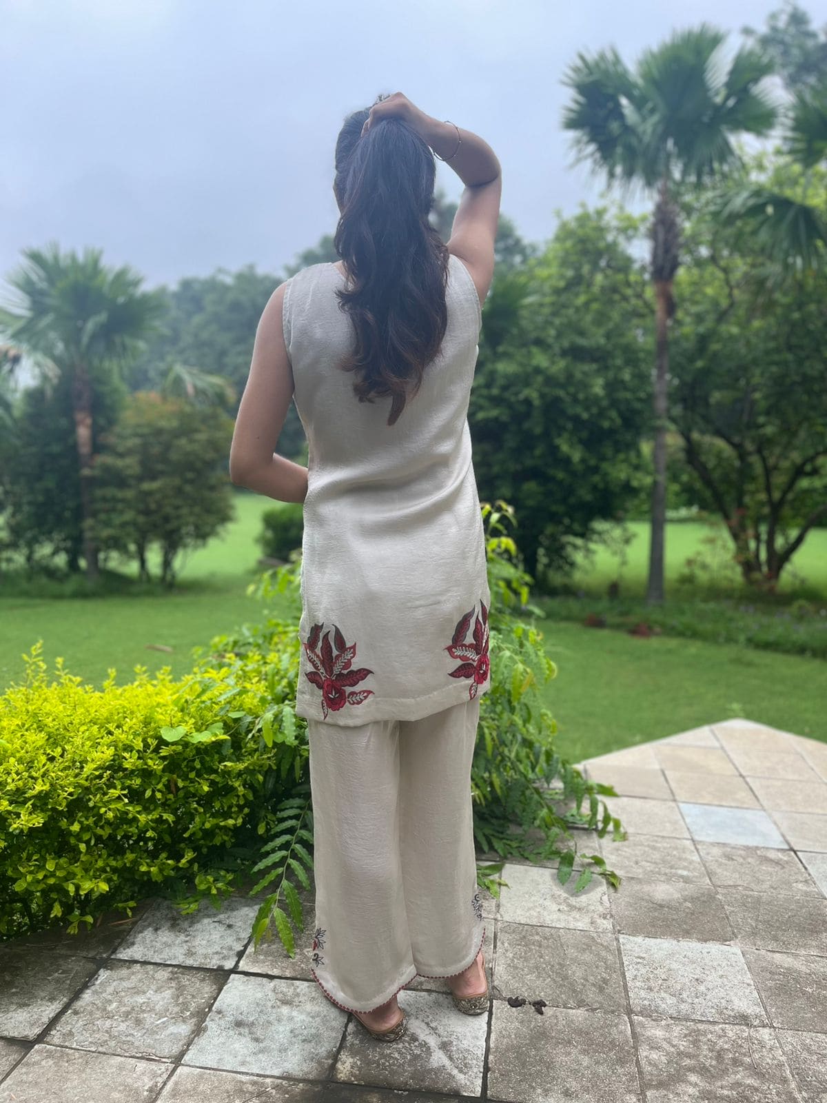 Grey Floral Embroidery Kurta with Pants