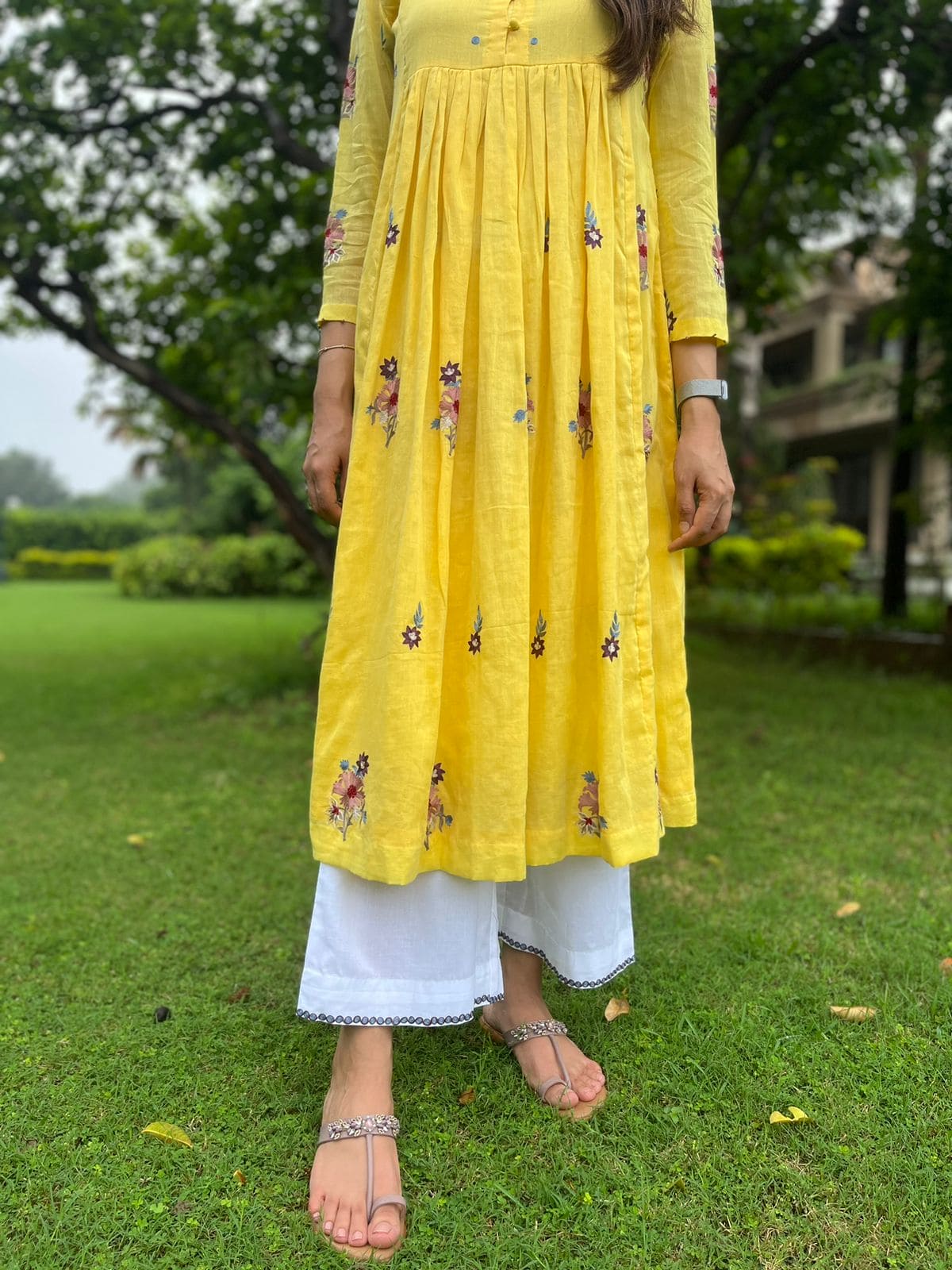 Yellow Butti Kurta with Pants