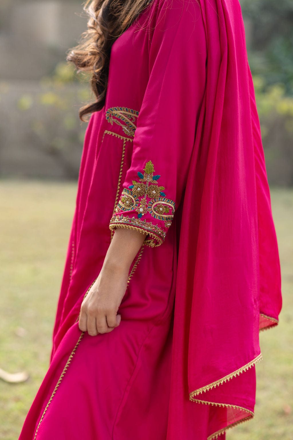 Hotpink crepe suit with dabka embroidery