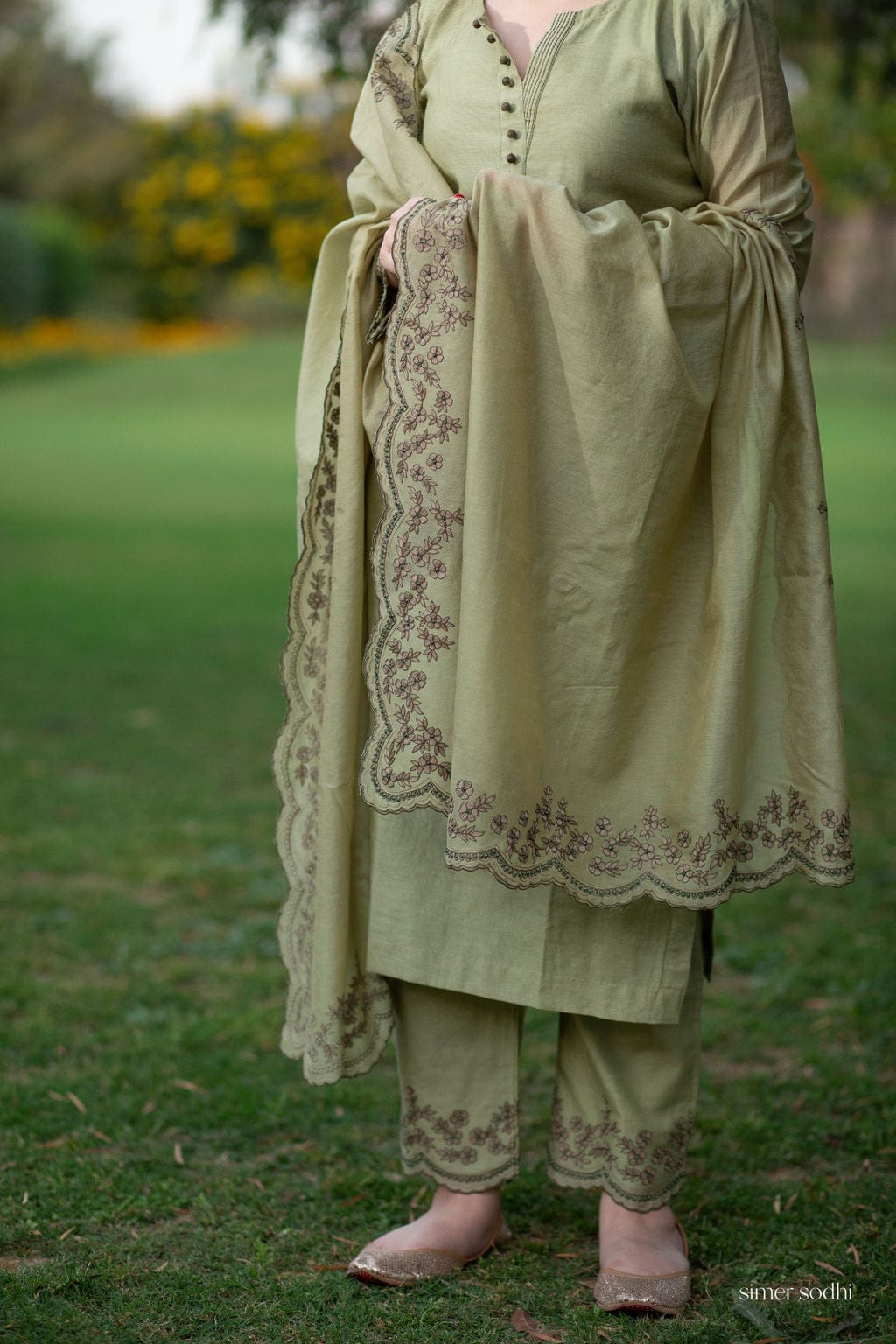 Green Scalloped Embroidery Outfit
