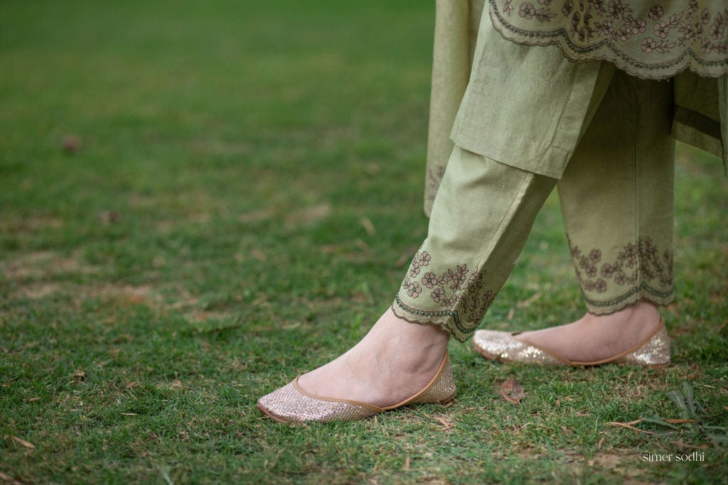 Green Scalloped Embroidery Outfit